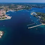Gorgeous Home In Porec With Kitchen