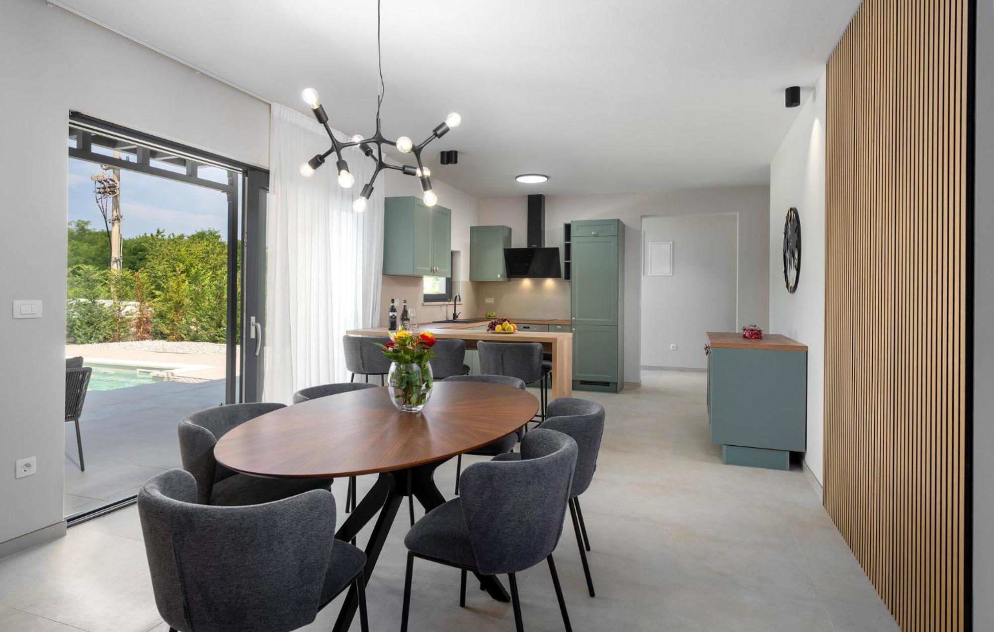 Gorgeous In With Kitchen