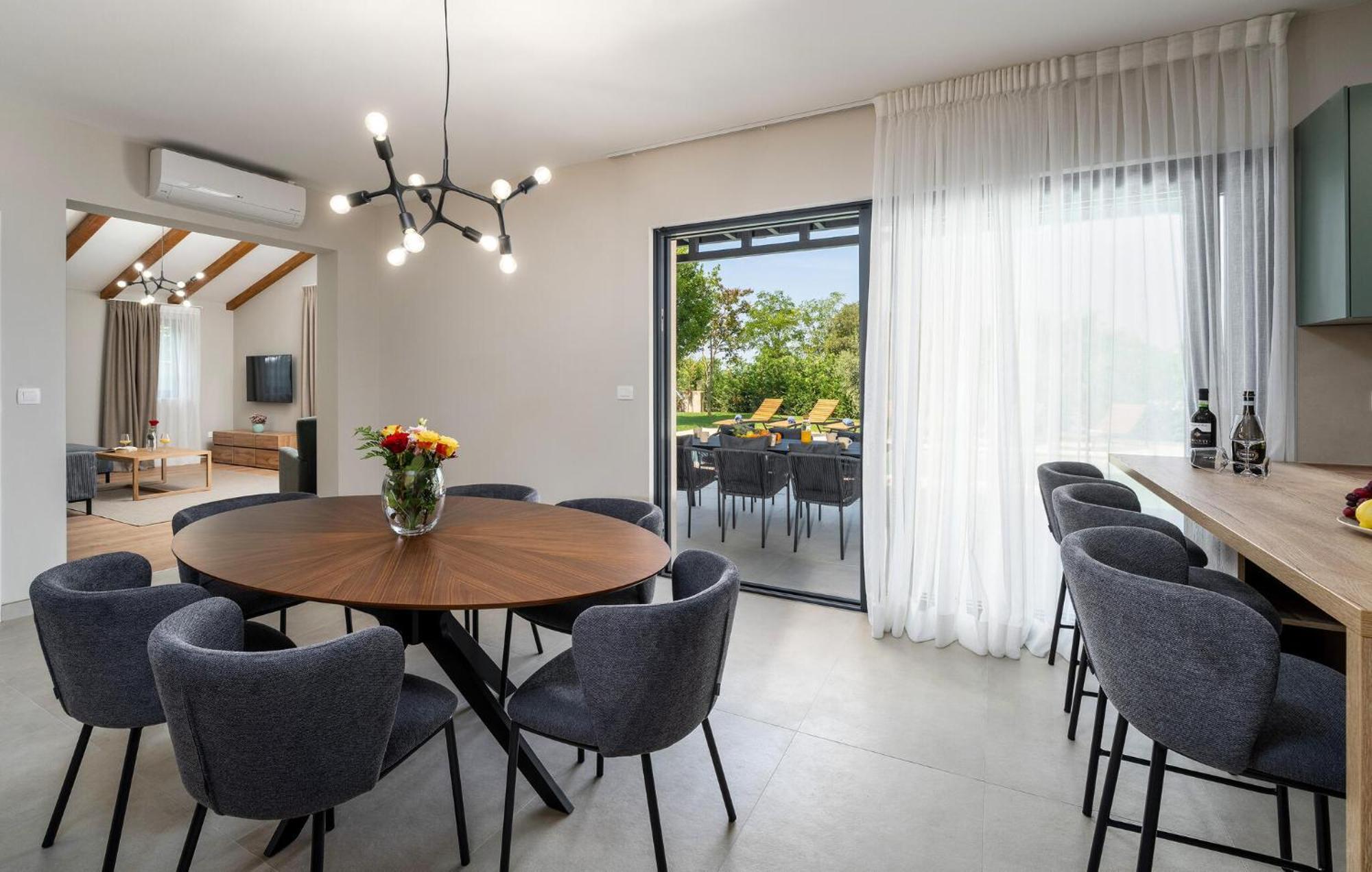 Gorgeous In With Kitchen